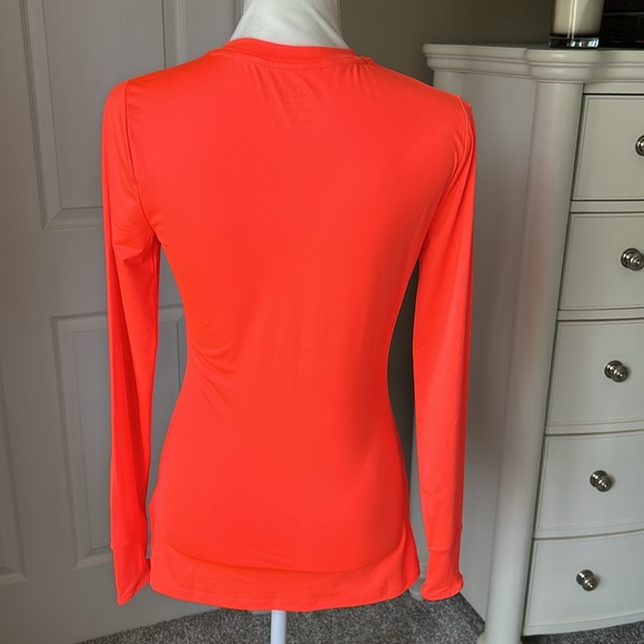 Athletic Top - Picture 3 of 4